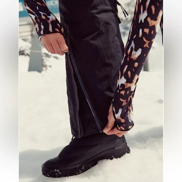 Free People On the Ascend Insulated Ski Bibs Size Medium NWT - Picture 5 of 15